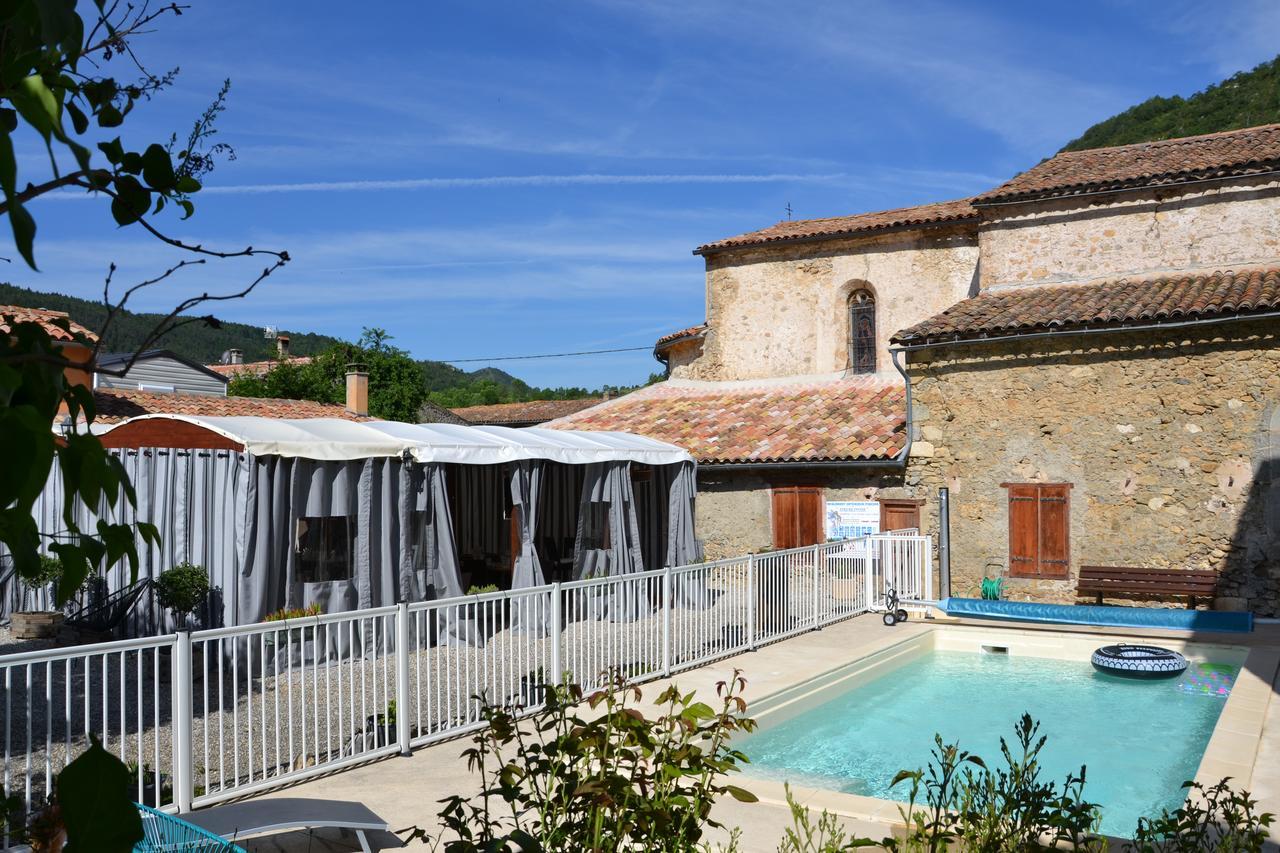 Camping La Mare Aux Fees Hotel Roquefeuil Exterior photo