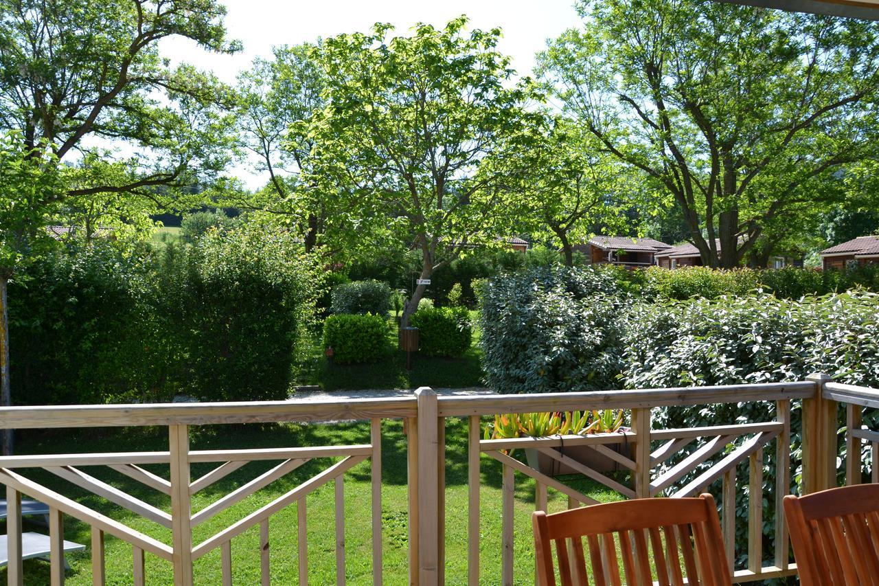 Camping La Mare Aux Fees Hotel Roquefeuil Exterior photo